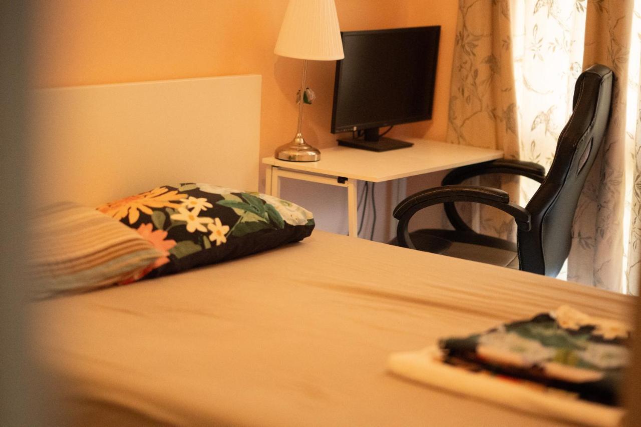Repton House Bed and Breakfast Woodford Exteriör bild